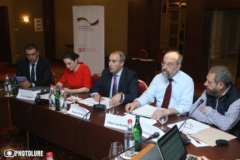 Qnnarkum qrmoyan giz 768x512