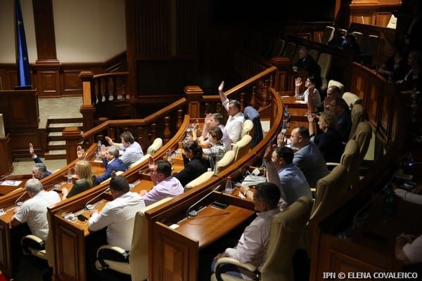Parlament moldova